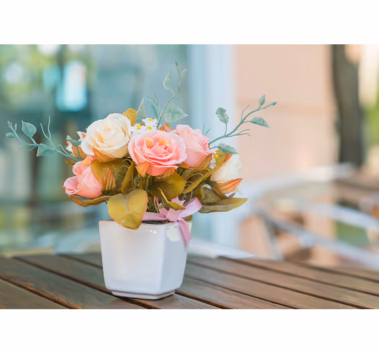 Living room blind with roses on table design - TenStickers