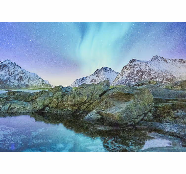 Landscape mural northern lights reflection - TenStickers