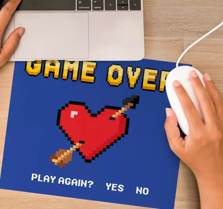 Gaming mouse pad with 8-bit heart design - TenStickers