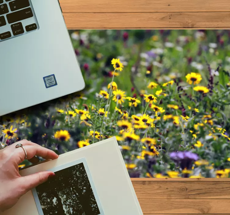 Original mouse pad with lively floral design - TenStickers