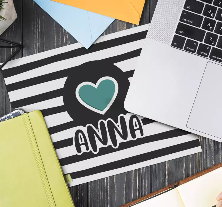 Personalised mouse pad with heart shaped design - TenStickers