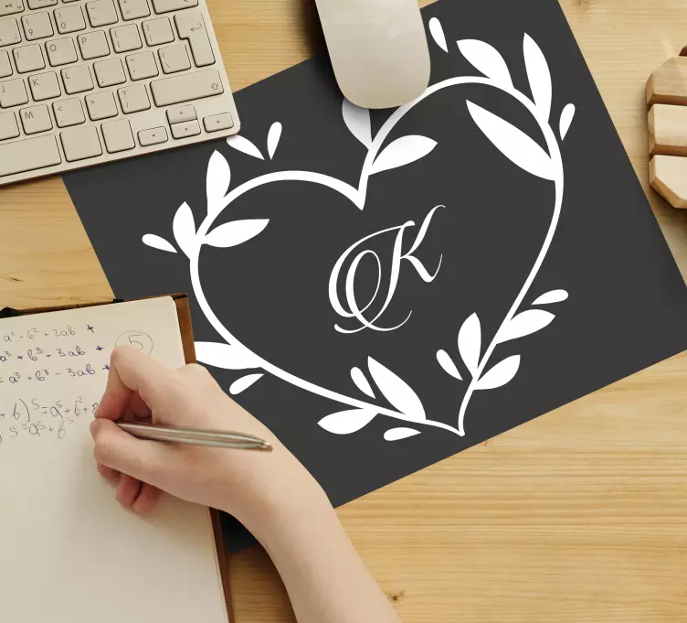 Personalised mouse pad with heart shaped monogram - TenStickers