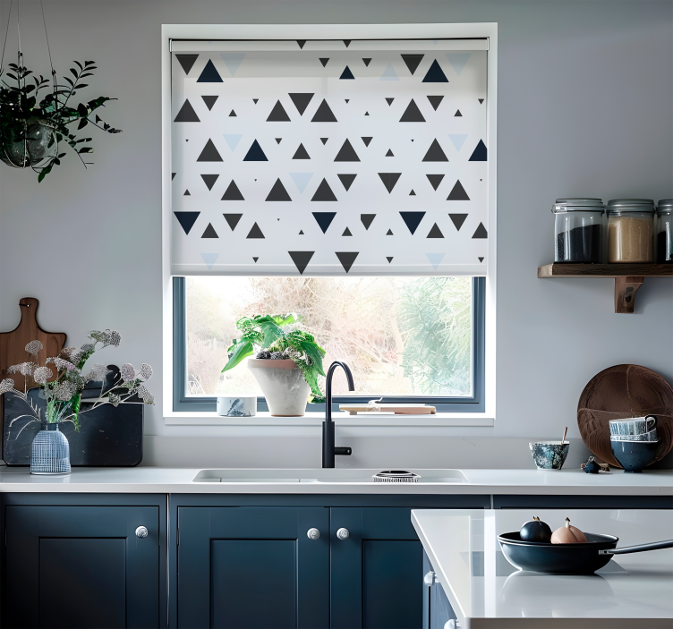 Minimalistic triangle pattern scandinavian blind - TenStickers