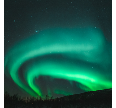 Living room blind beautiful green northern light landscape - TenStickers