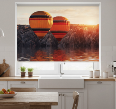 Kitchen blind air balloons over lake - TenStickers