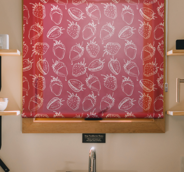 Strawberries pattern Fruit and vegetable roller blind - TenStickers