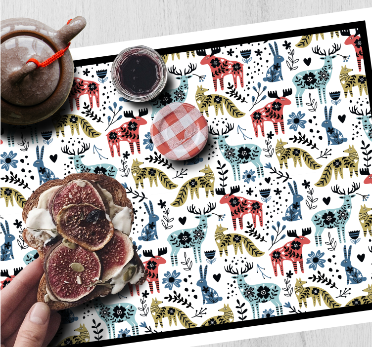 Children placemat with playful animal design - TenStickers