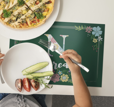 Personalised placemat floral initial design - TenStickers