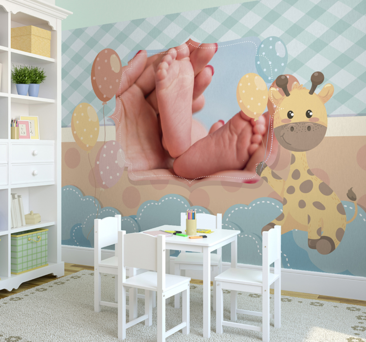Giraffe with Personalised Picture nursery wall mural - TenStickers