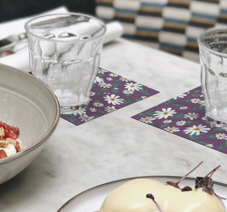 Daisy flower coaster with purple background - TenStickers