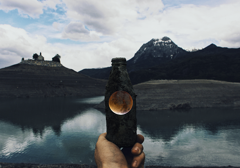 Landscape poster with aesthetic bottle light design - TenStickers