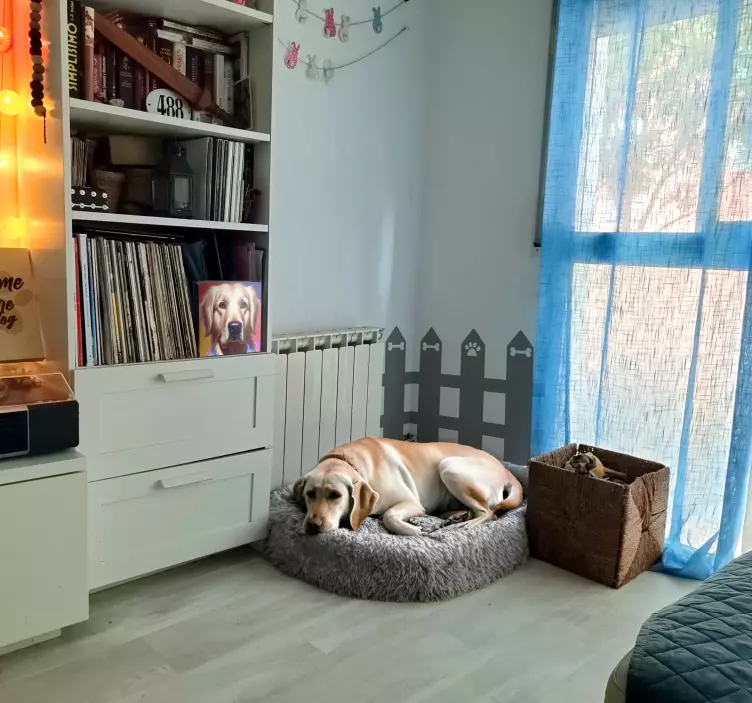 Garden fence pet wall art - TenStickers