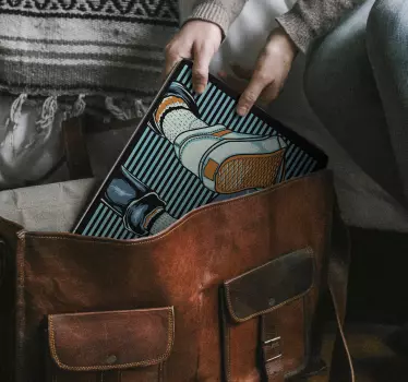 Laptop skin skateboard shoe design - TenStickers