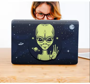 Laptop skin with alien character design - TenStickers