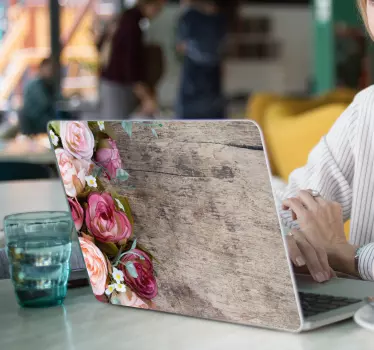 roses on wood laptop skin - TenStickers