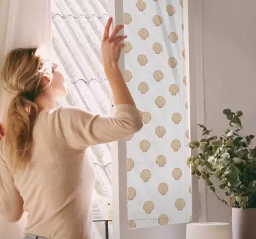 Symmetric Seashell  window decal - TenStickers