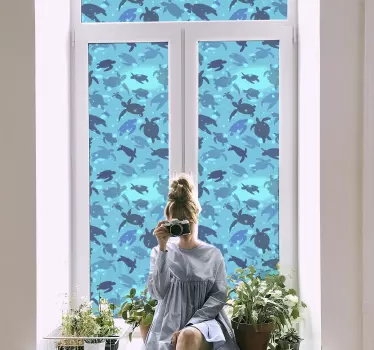 Turtles swimming window decal - TenStickers