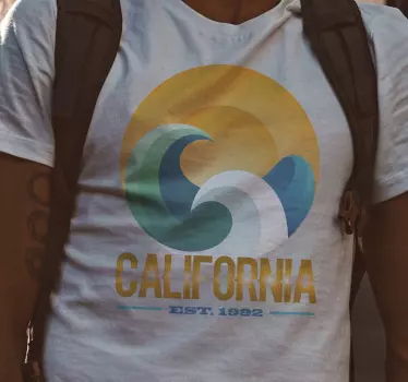 California coastal waves t-shirt - TenStickers