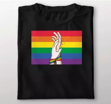 Couple t-shirts hand in hand - TenStickers