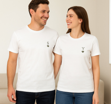 Couple t-shirts minimalistic initials - TenStickers