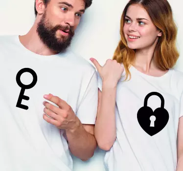 Couple t-shirts with key and lock design - TenStickers
