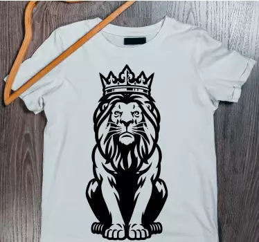 Majestic lion king t-shirt - TenStickers