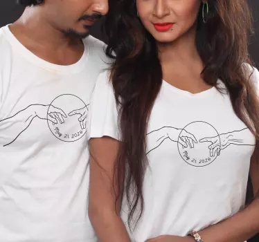 Mother and daughter t-shirt couple hands embrace - TenStickers