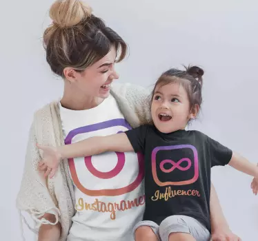Mother and daughter t-shirt social media pair - TenStickers