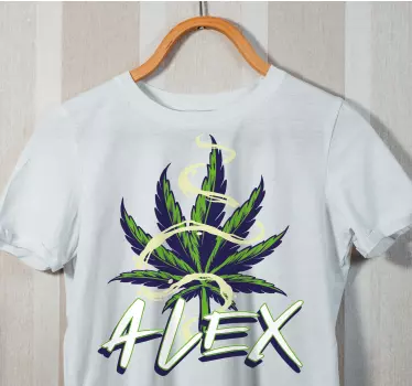 T-shirt with name personalized leaf design - TenStickers