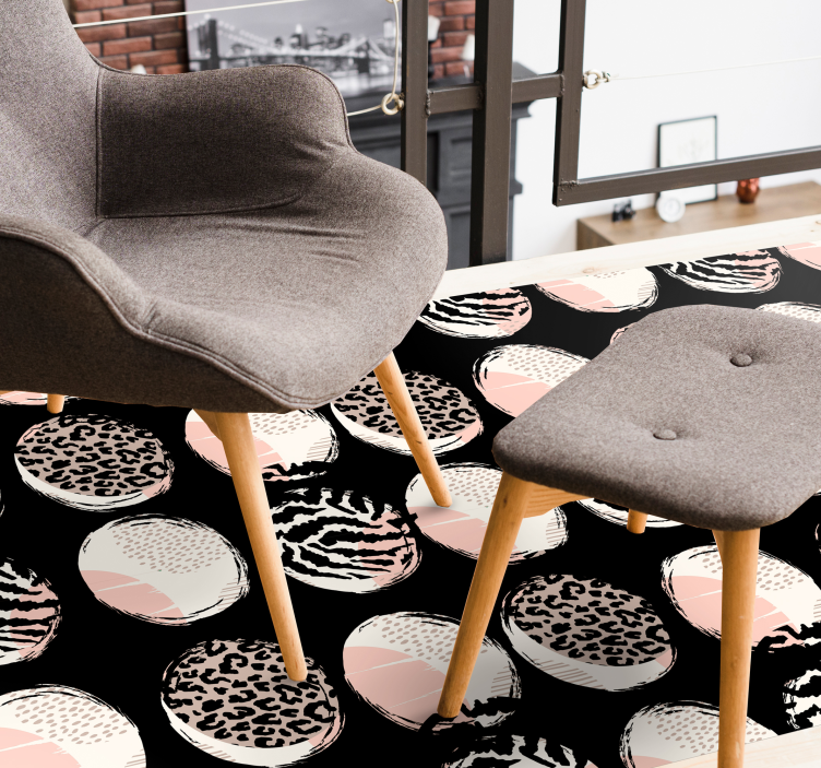 Bold Circle Patterns animal print rug - TenStickers