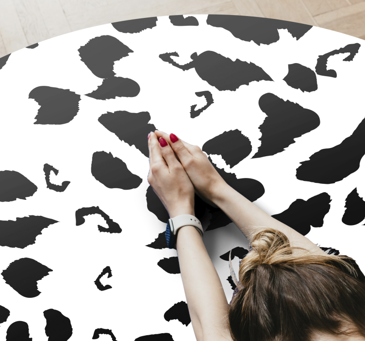 Black and white giraffe spots animal print rug - TenStickers