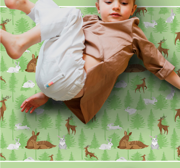 Green forest creatures animal mat - TenStickers