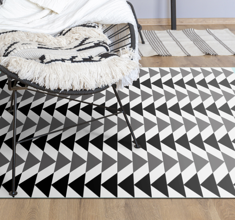Grey triangular pattern geometric rug - TenStickers