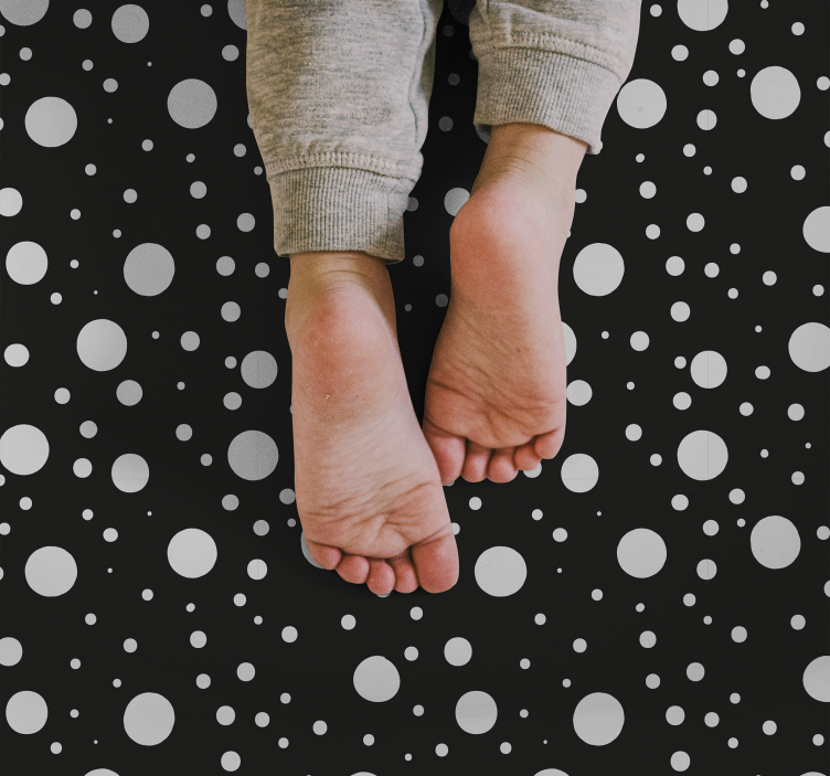 Grey and black polka dots nursery rug - TenStickers