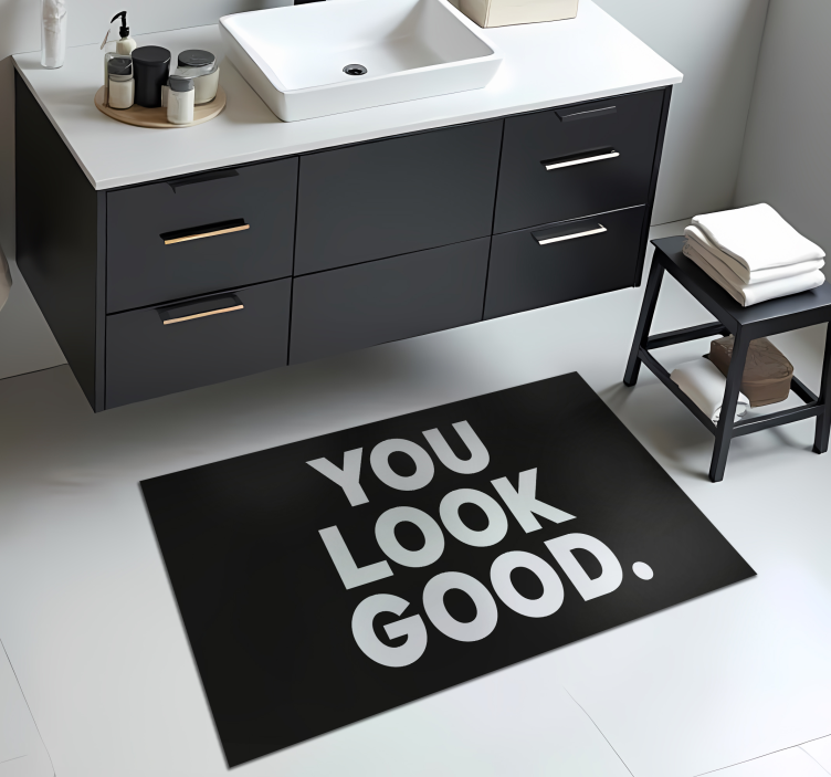 "You look good" text bathroom mat - TenStickers