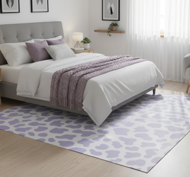 Bedroom carpet in purple cow print - TenStickers