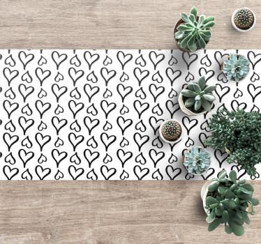 Texture rug with black heart design - TenStickers