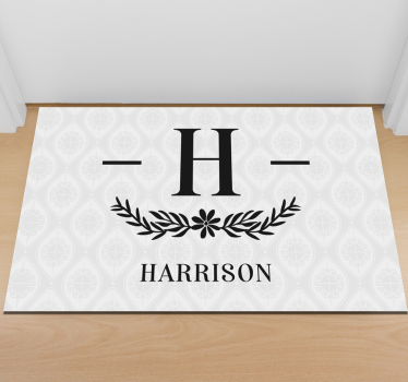 Custom family initial with bay entrance hall rug - TenStickers