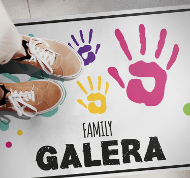 Handprints with family name entrance hall rug - TenStickers