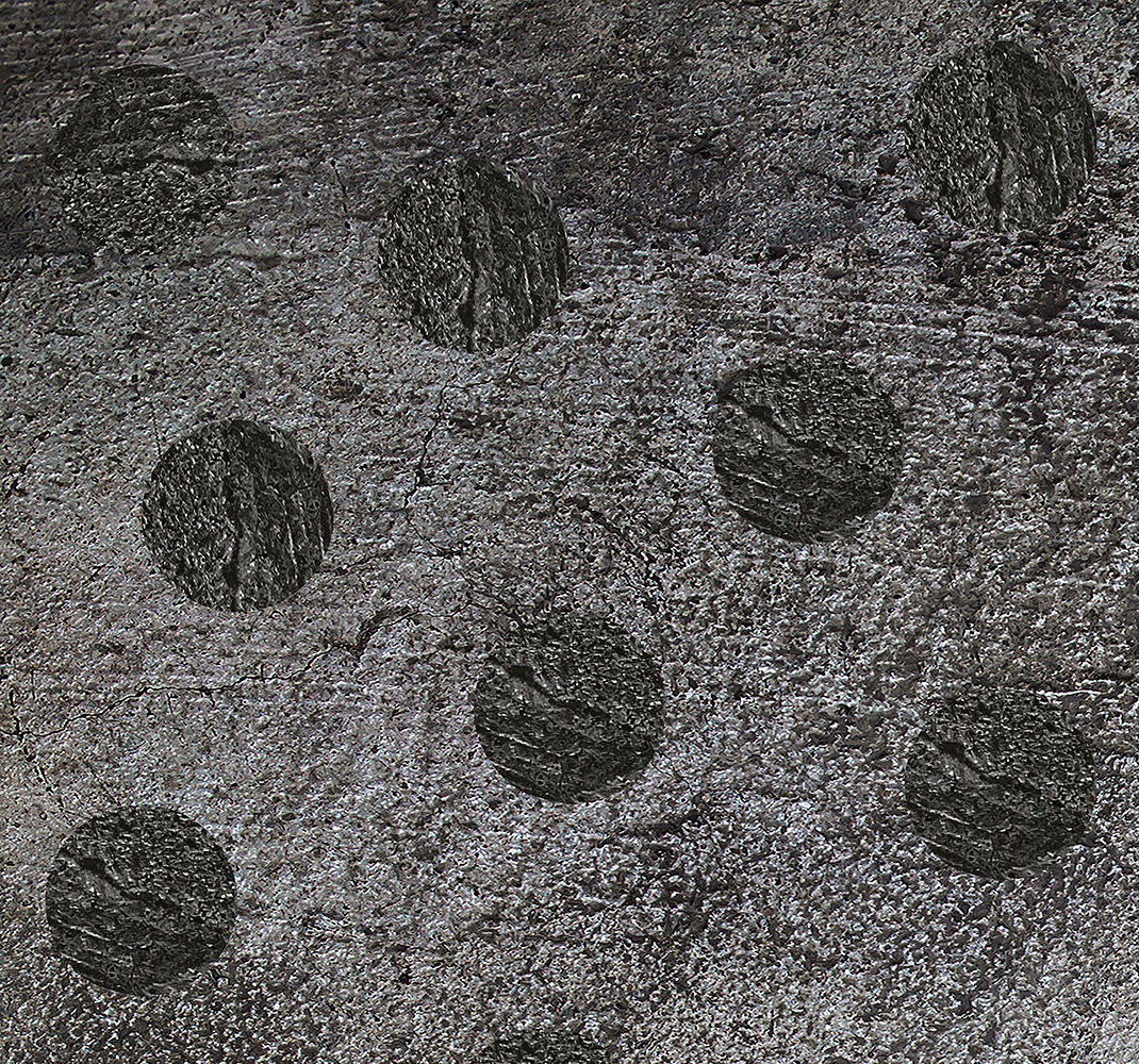 Grey rug with abstract circular patterns - TenStickers