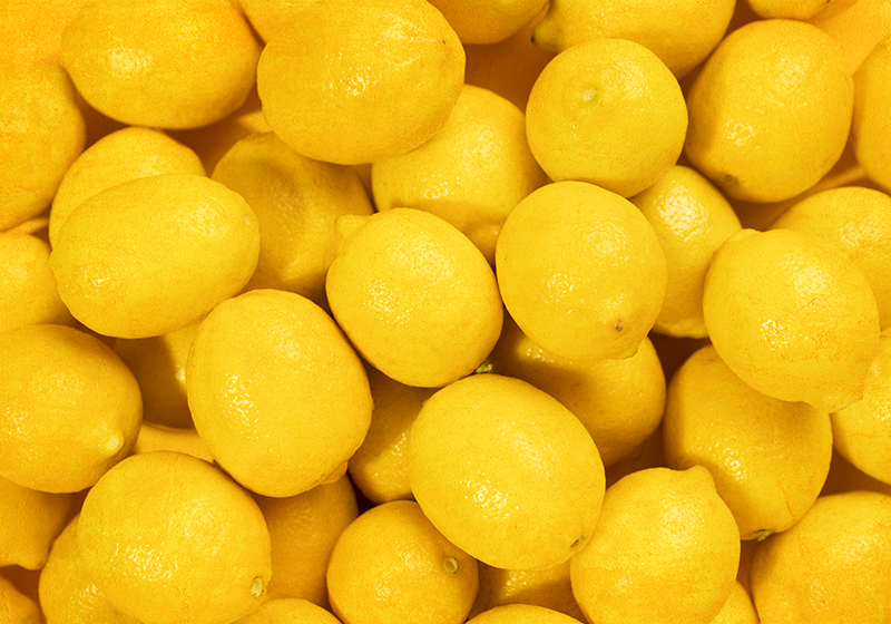 Yellow rug with lemons design - TenStickers
